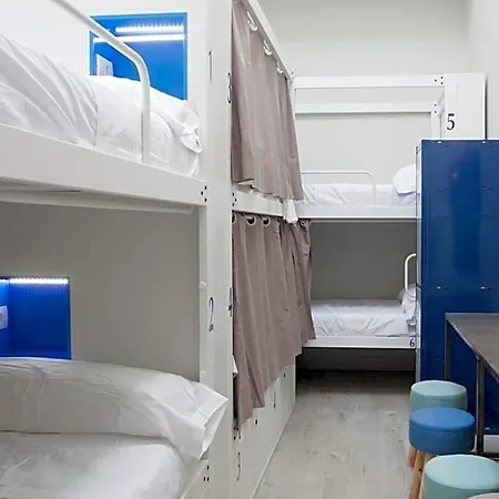 Stop Ab Hostel *