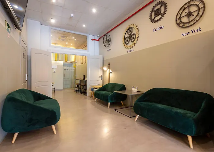 Stop Ab Хостел Малага